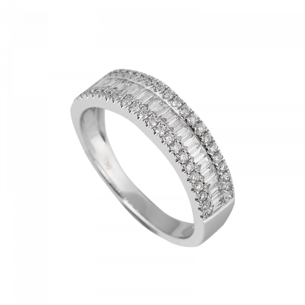 Custom 18ct White Gold Ring set with Diamonds